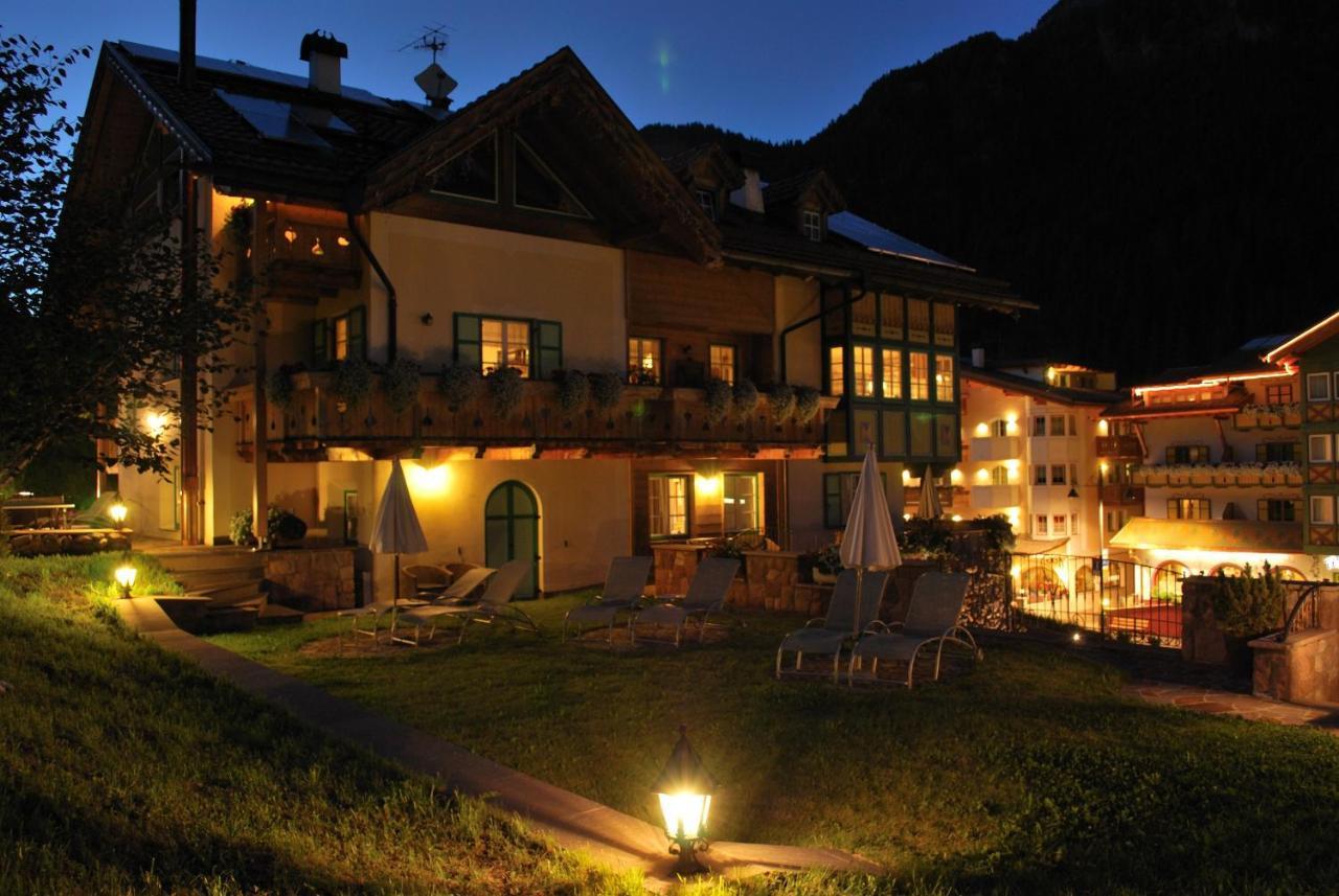 Hotel Garni Val De Costa Canazei Exterior foto