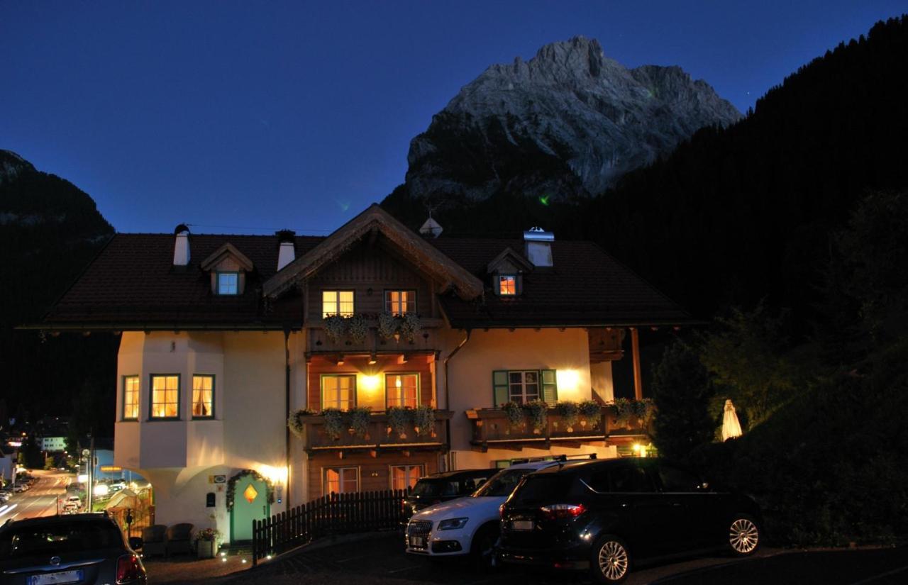 Hotel Garni Val De Costa Canazei Exterior foto