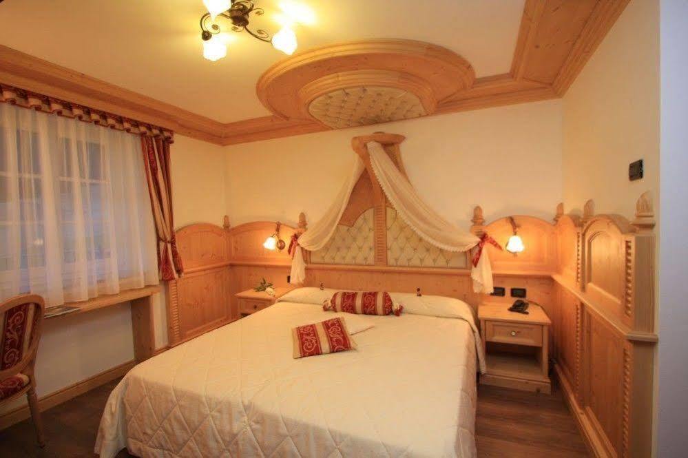 Hotel Garni Val De Costa Canazei Exterior foto