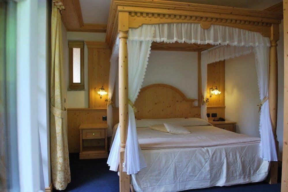 Hotel Garni Val De Costa Canazei Exterior foto