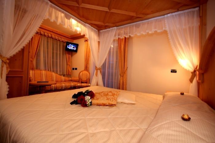Hotel Garni Val De Costa Canazei Zimmer foto